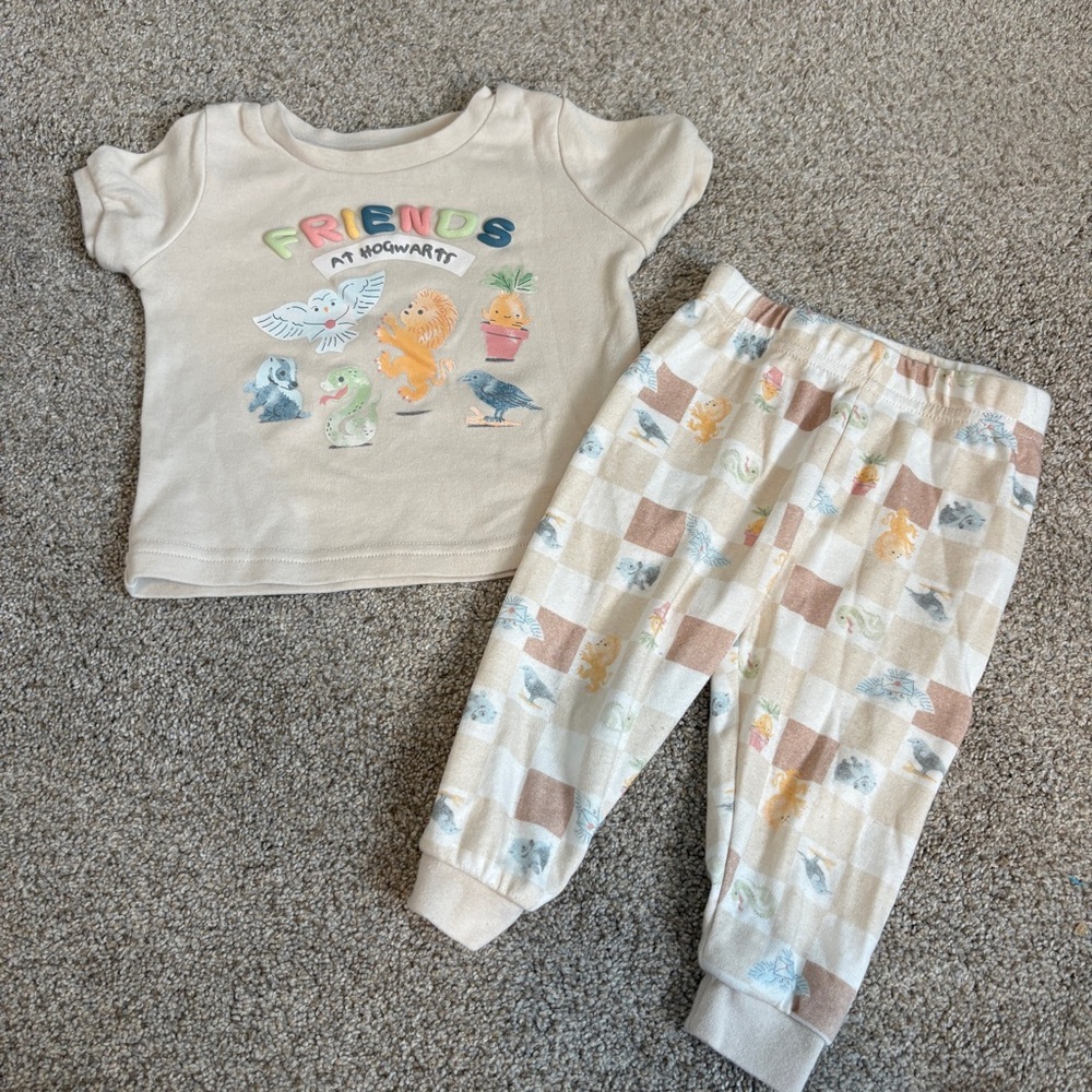 Harry Potter Pajama Set Baby Friends at Hogwarts Size 6-12 months Cream